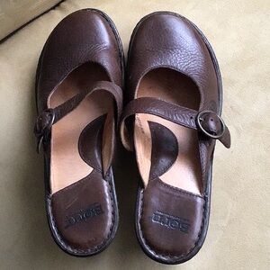 Born Brown Leather Mules Comfortable Clogs size 9